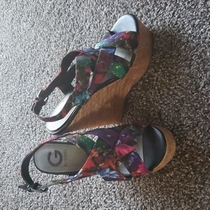 Floral Wedges by Guess. Size 7